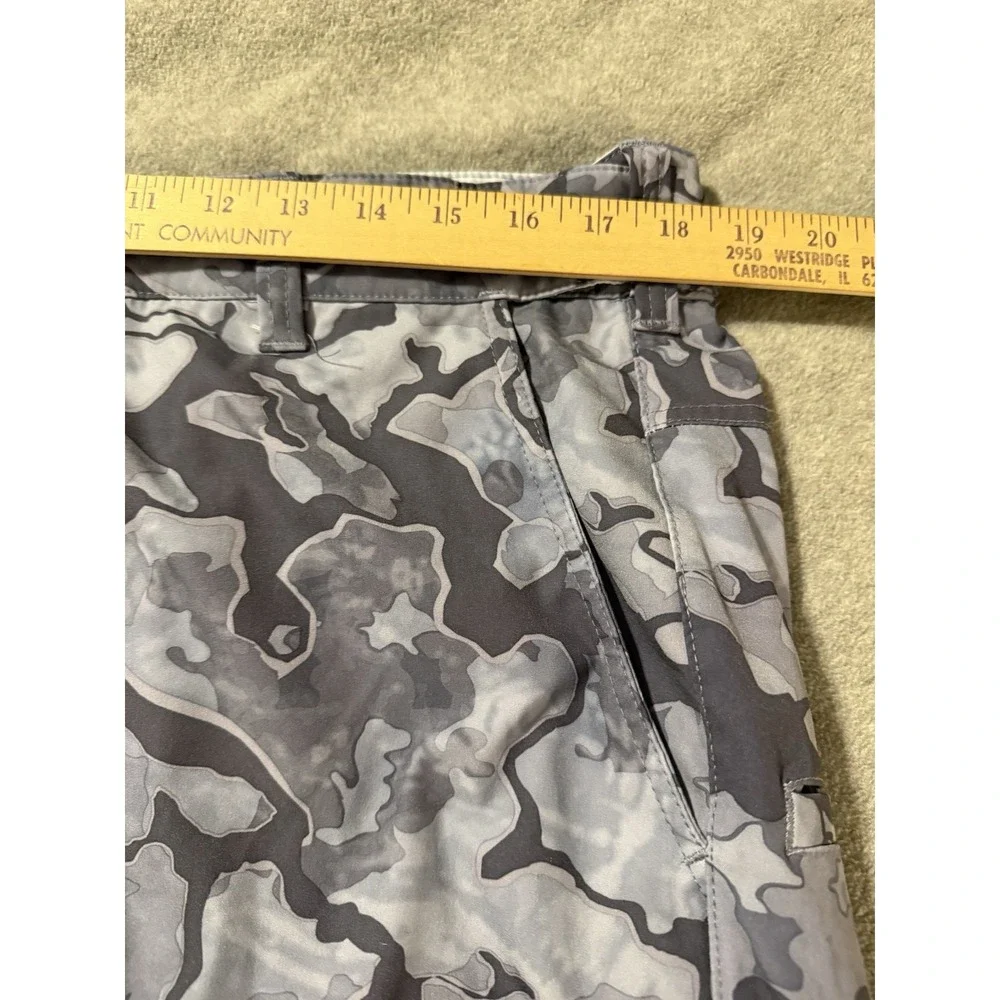 HUK Gear Men's XL Lowcountry Performance Fishing Shorts Camo Blue Black 6